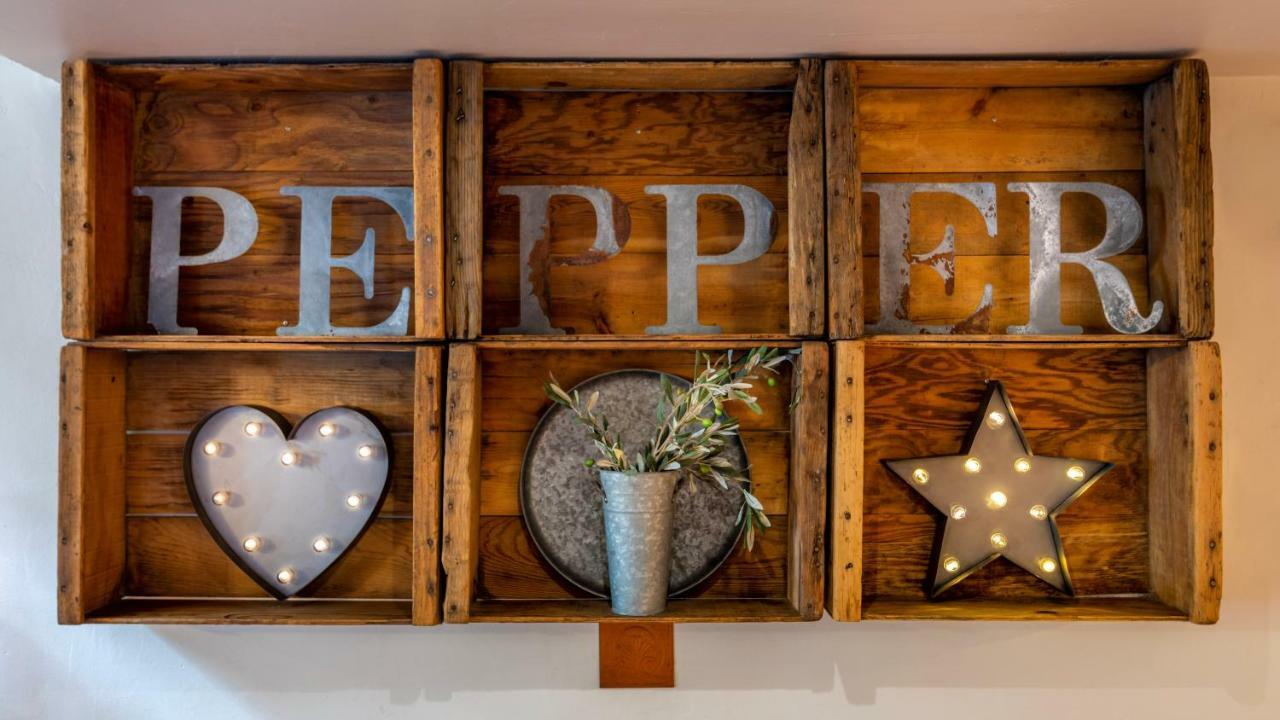 Hotel Pepper Tree Boutique Kitchen Studios - Anaheim Bagian luar foto